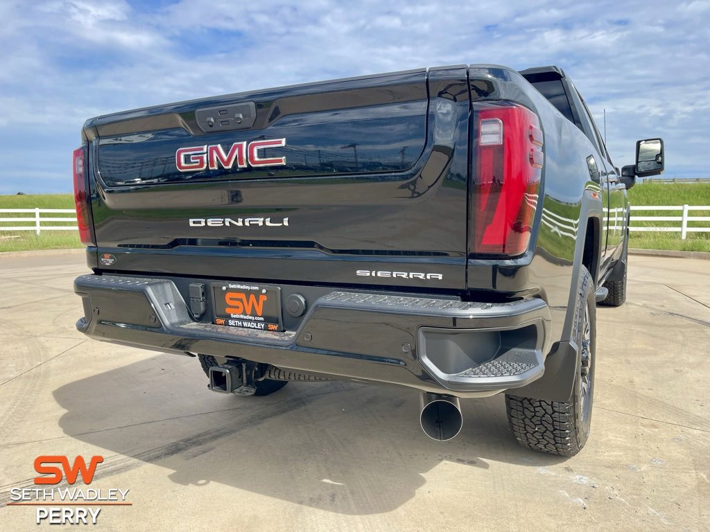 New 2025 GMC Sierra 2500 Denali w/ Denali Reserve Package image 3