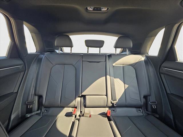 New 2025 Audi Q3 2.0T Premium w/ Convenience Package AWD/4WD image 17