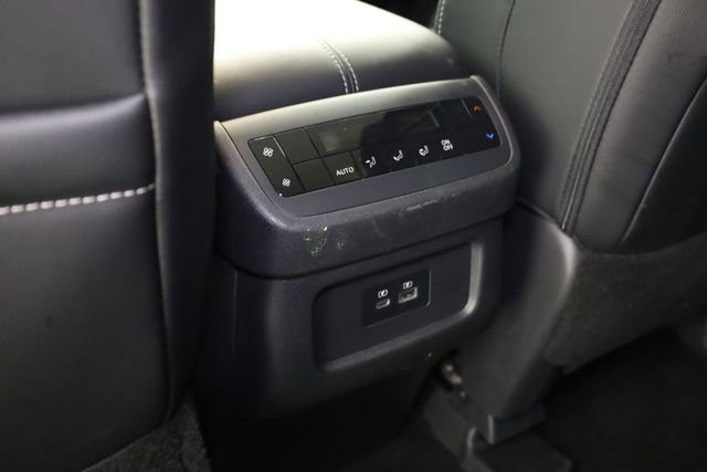 Used 2023 Nissan Pathfinder SL AWD/4WD image 28