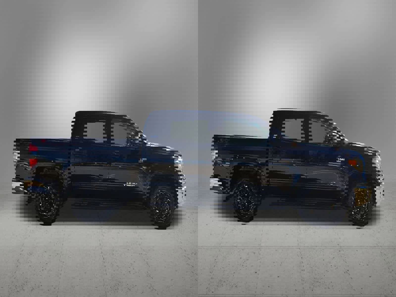 Used 2016 Toyota Tundra SR5 image 7