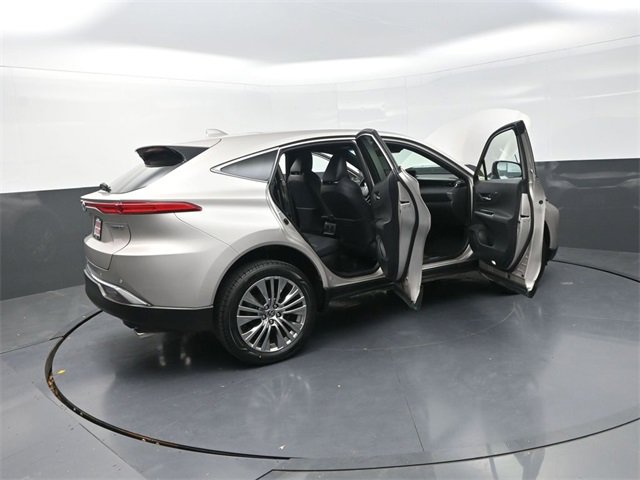 Used 2023 Toyota Venza Limited image 41