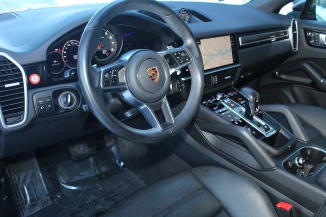 Certified 2023 Porsche Cayenne Coupe image 4