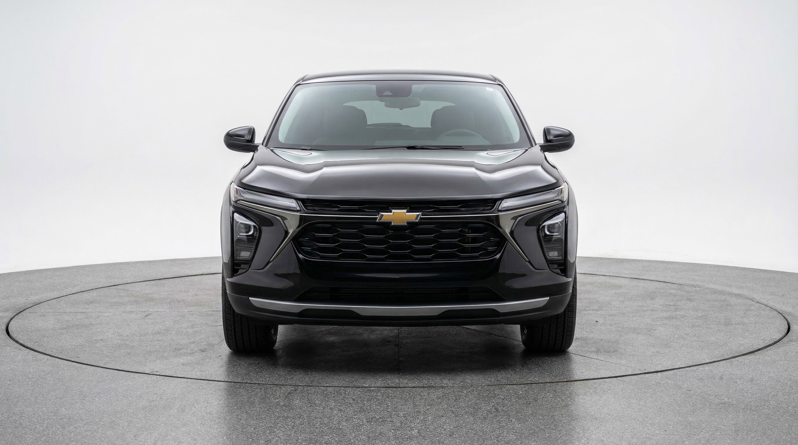 Used 2025 Chevrolet Blazer LT image 2