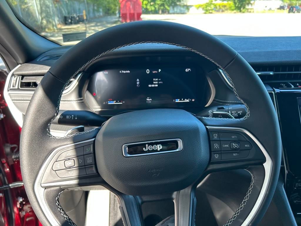 New 2025 Jeep Grand Cherokee Laredo X w/ Trailer Tow Package image 15