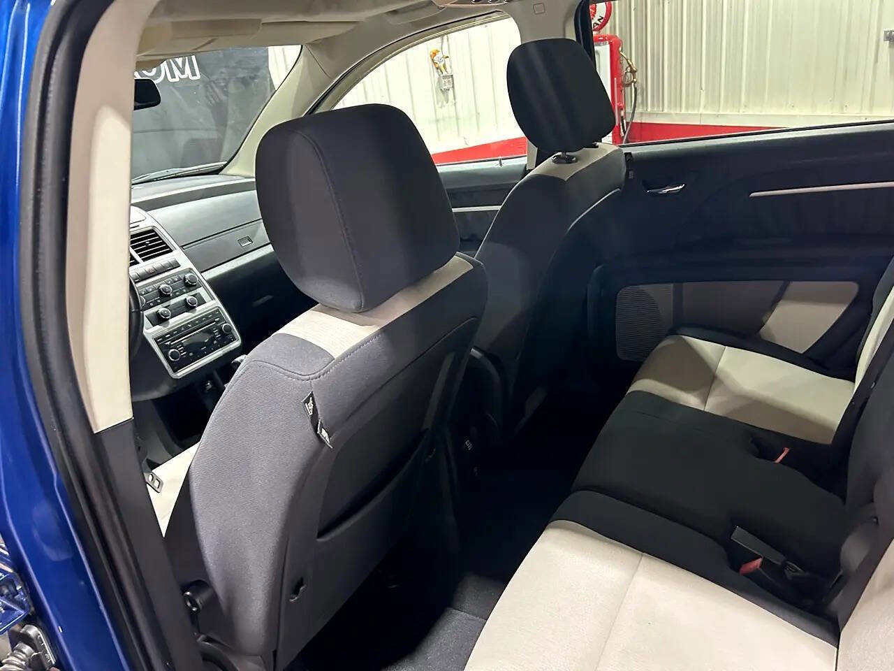 Used 2009 Dodge Journey SXT w/ Chrome Appearance Group FWD image 5