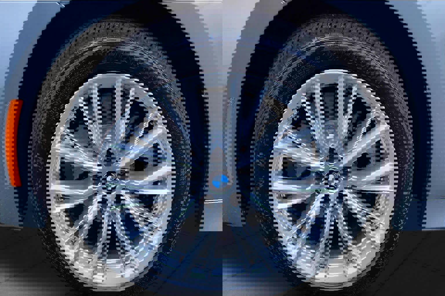 Used 2023 BMW 330i xDrive Sedan w/ Premium Package image 11