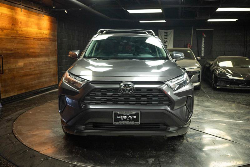 Used 2022 Toyota RAV4 XLE w/ Convenience Package FWD image 4