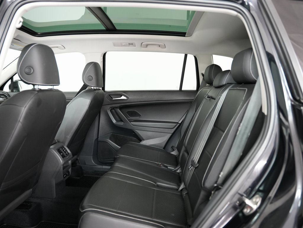 Used 2021 Volkswagen Tiguan SE w/ Panoramic Sunroof Package AWD/4WD image 40