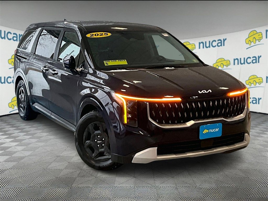 Used 2025 Kia Carnival