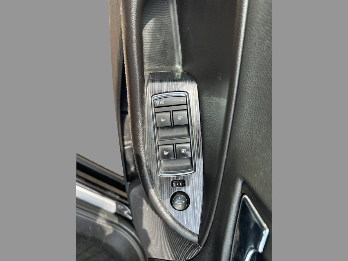 Used 2016 Chevrolet Impala LTZ FWD image 15