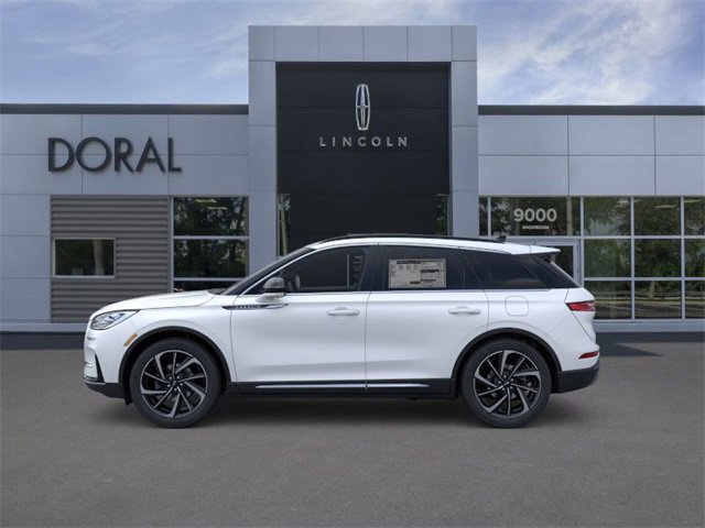 New 2026 Lincoln Corsair Reserve image 3