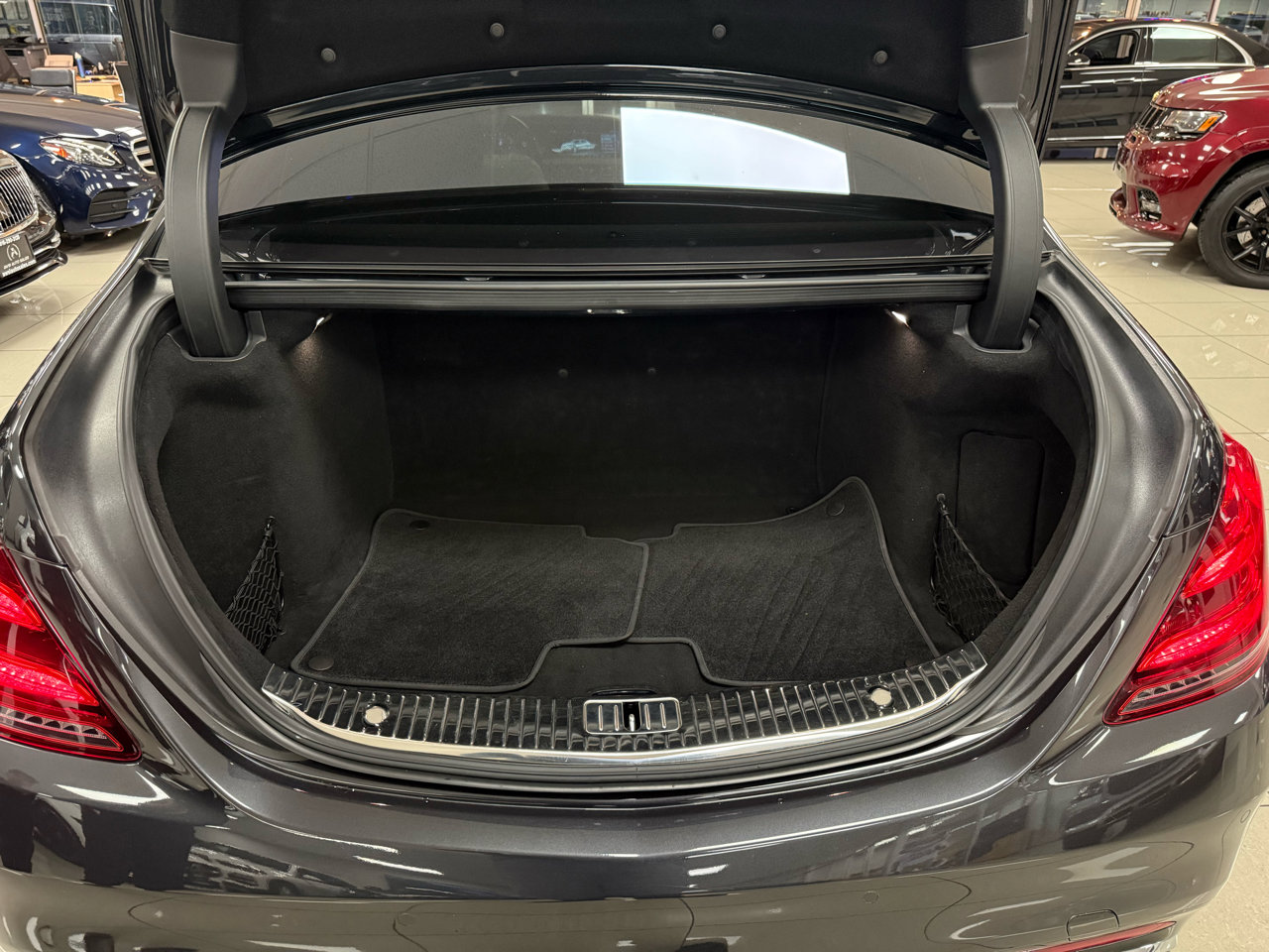 Used 2018 Mercedes-Benz S 560 S560 4MATIC image 34