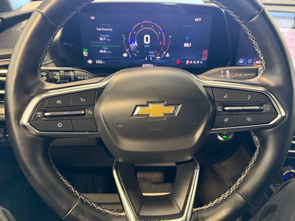 Used 2025 Chevrolet Traverse LT image 20