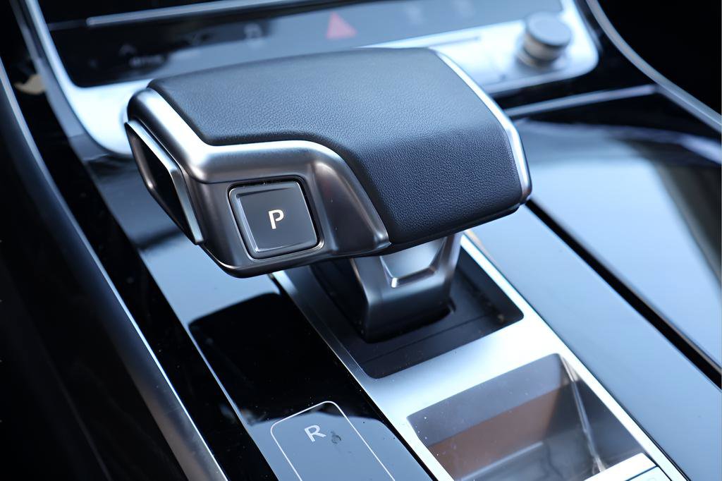 Used 2023 Audi A8 L 3.0T image 25