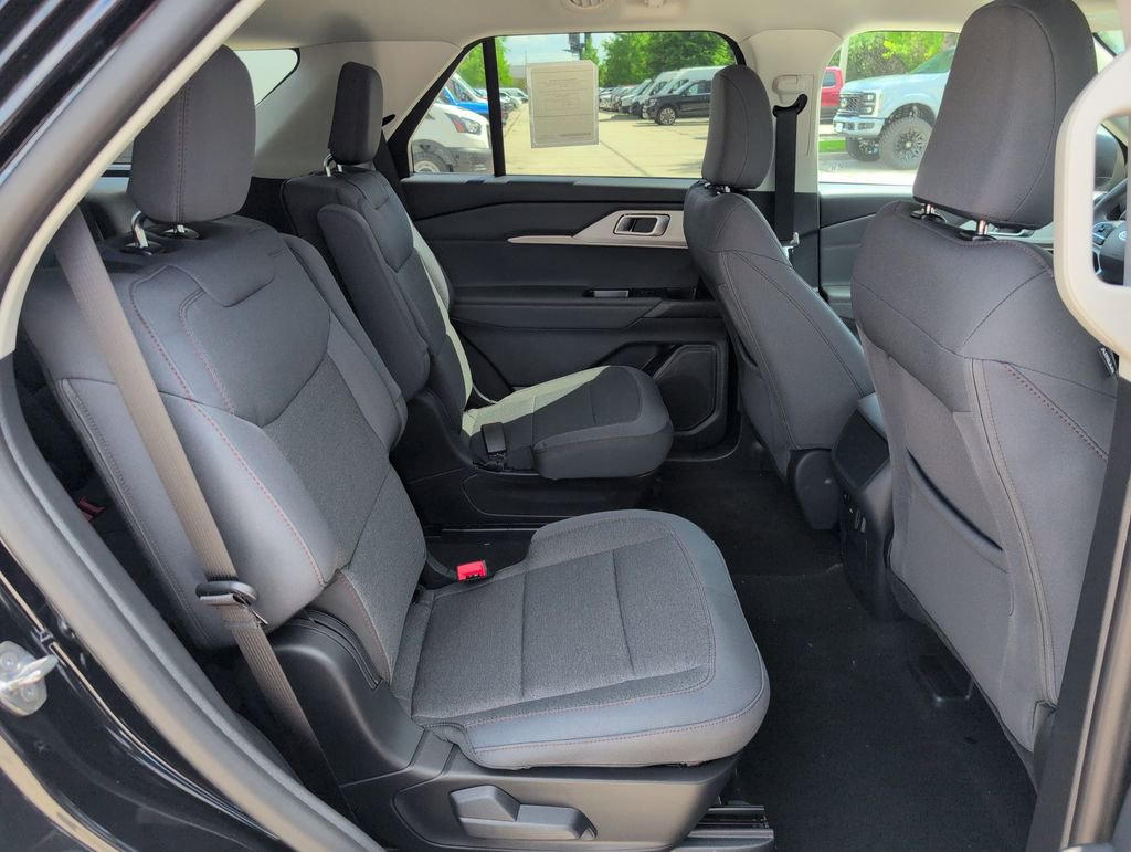 New 2026 Ford Explorer Active RWD image 15