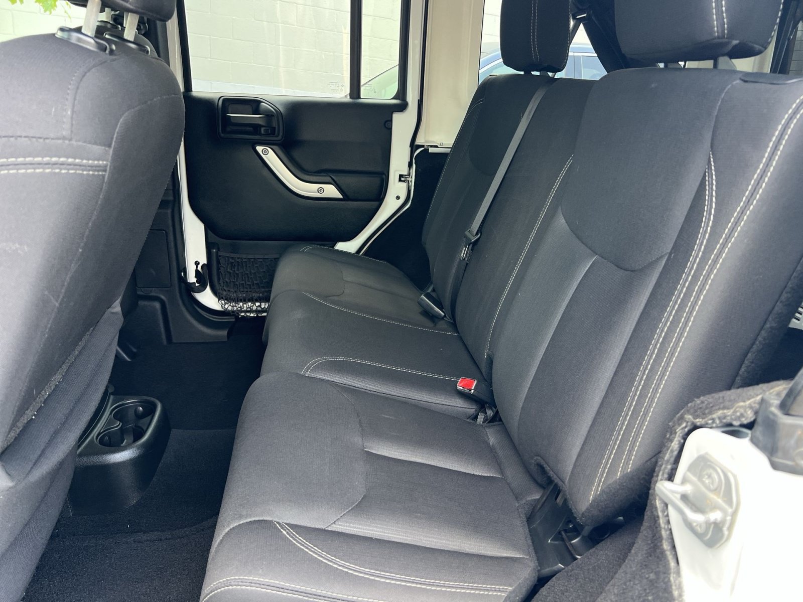 Used 2017 Jeep Wrangler Unlimited Sahara w/ Connectivity Group AWD/4WD image 22