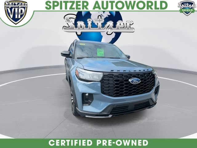 Used 2025 Ford Explorer ST-Line AWD/4WD image 3