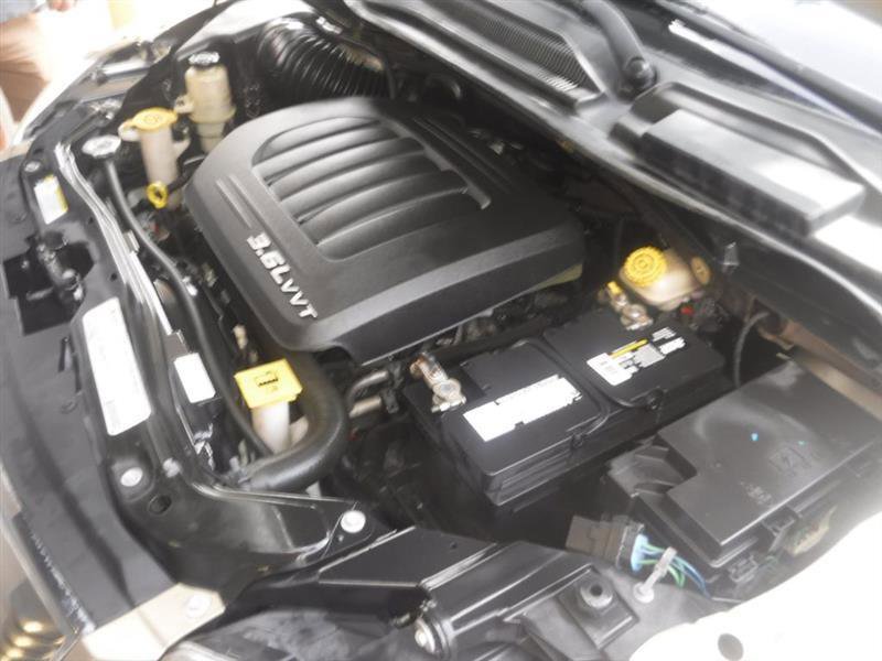 Used 2011 Chrysler Town & Country Touring-L w/ Trailer Tow Group FWD image 19