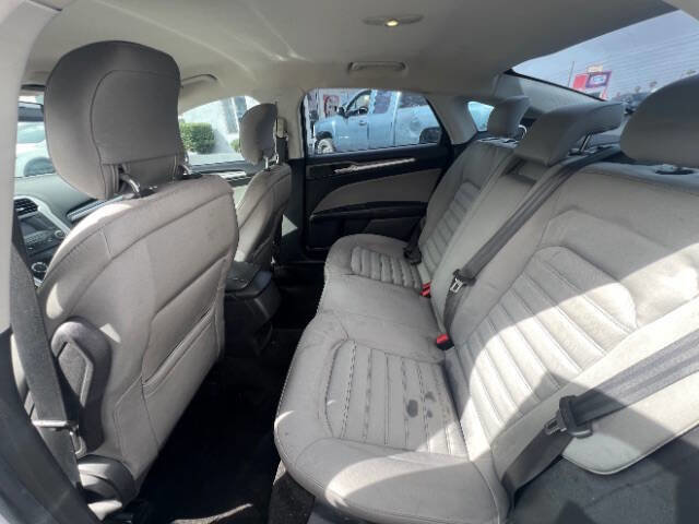 Used 2015 Ford Fusion S image 12