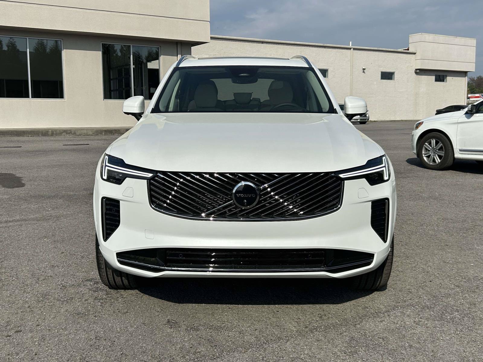 New 2026 Volvo XC90 B5 Ultra w/ Protection Package Premier AWD/4WD image 8