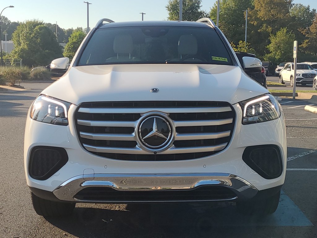 Used 2025 Mercedes-Benz GLS 450 4MATIC image 8