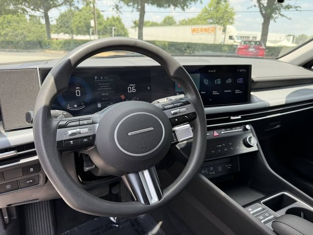 Used 2025 Hyundai Sonata SEL FWD image 13