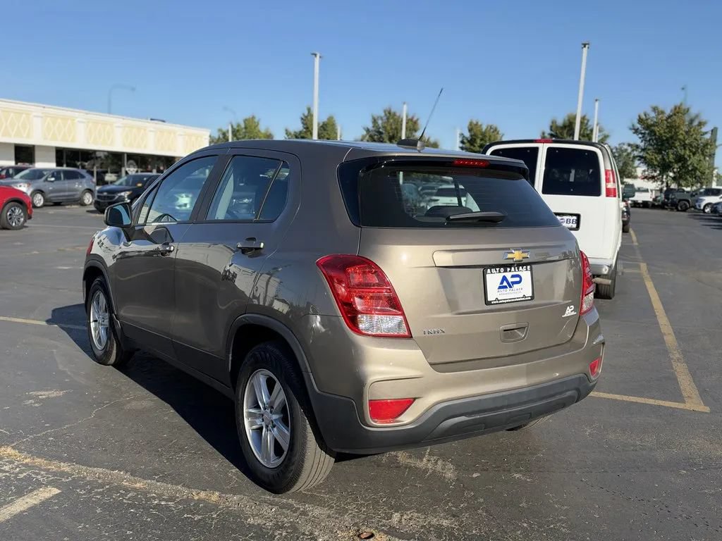 Used 2020 Chevrolet Trax LS FWD image 4