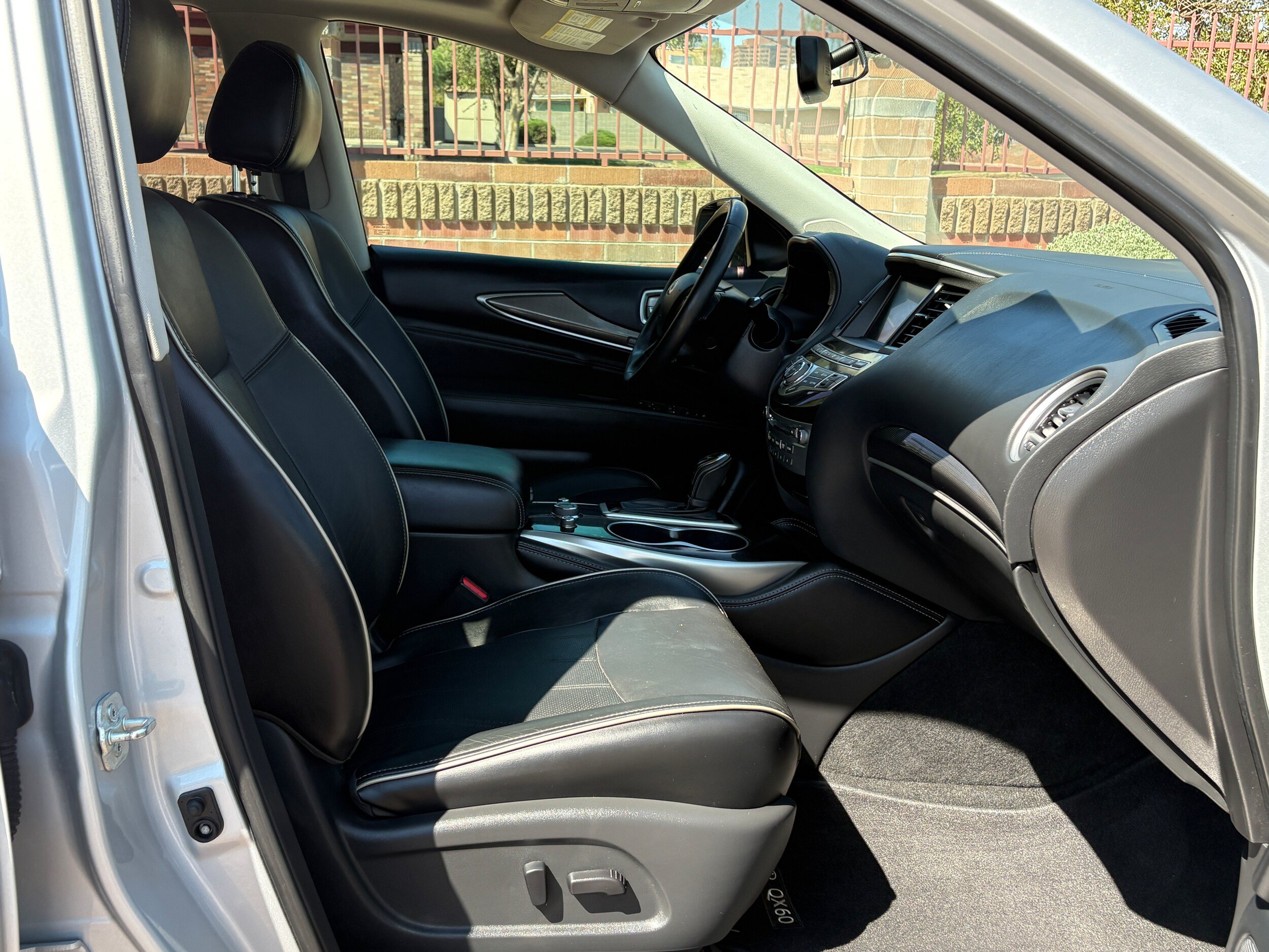 Used 2018 INFINITI QX60 FWD w/ Premium Package image 12