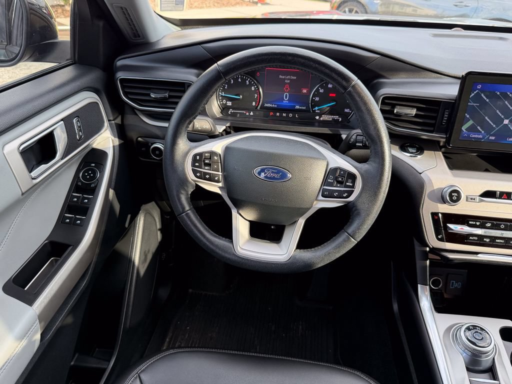 Used 2023 Ford Explorer XLT w/ Equipment Group 202A RWD image 14