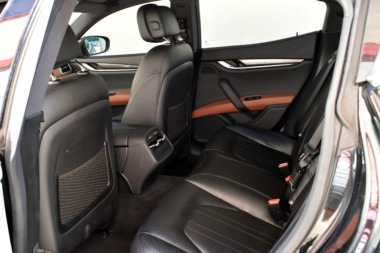 Used 2020 Maserati Ghibli RWD image 13