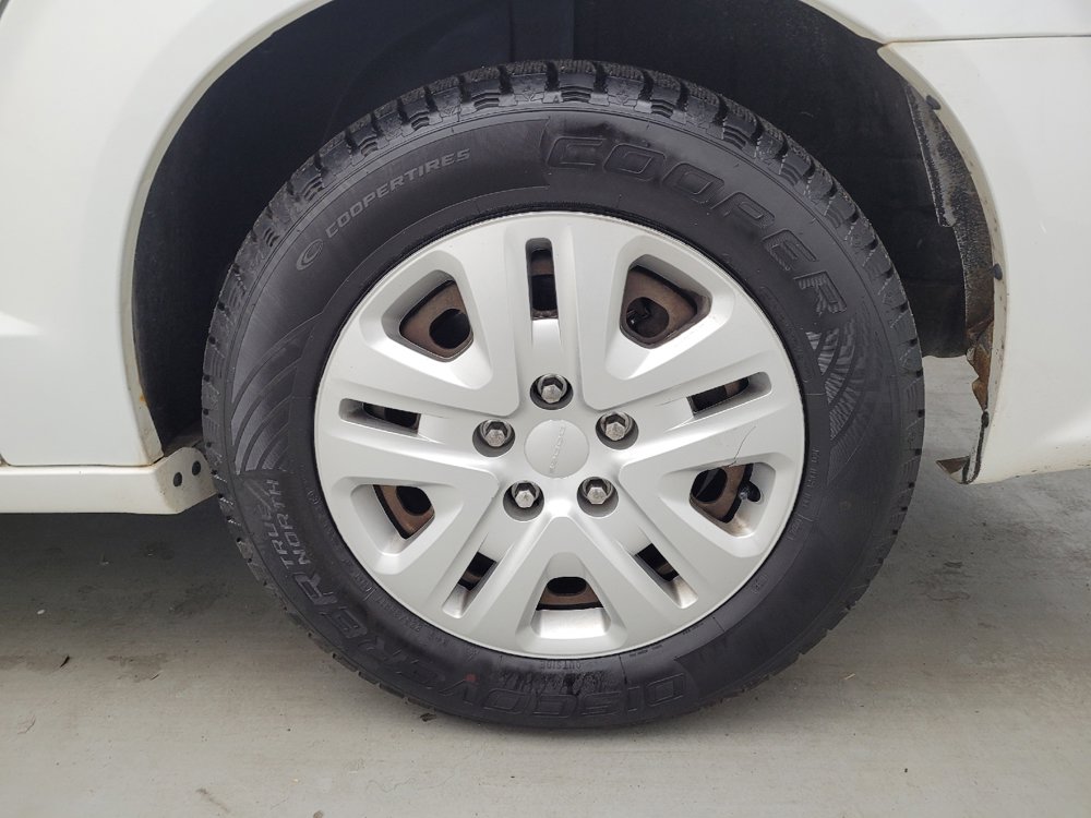 Used 2019 Dodge Grand Caravan SE FWD image 31