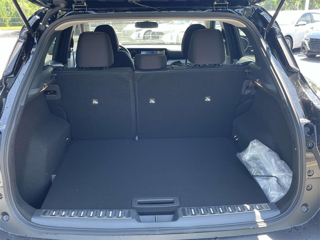 New 2025 Nissan Kicks SV w/ Illumination Package image 8