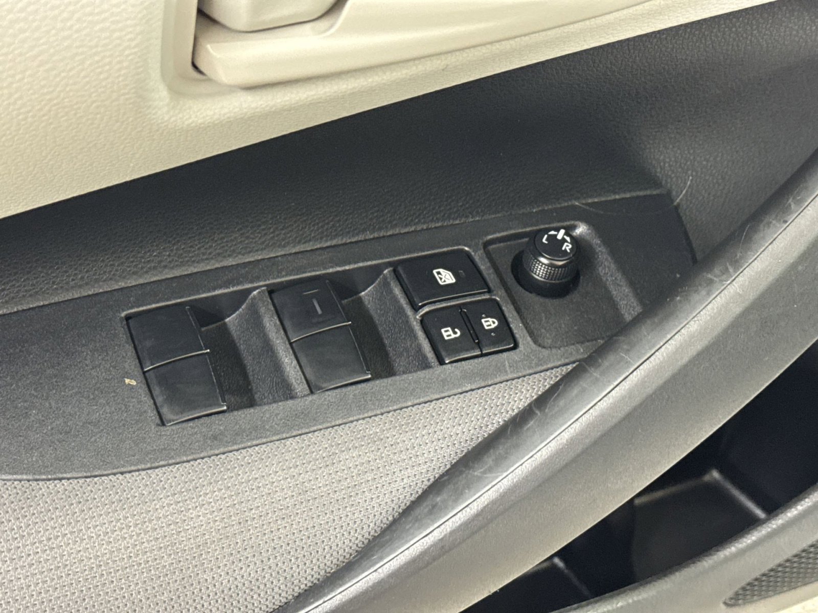 Used 2024 Toyota Corolla LE image 19