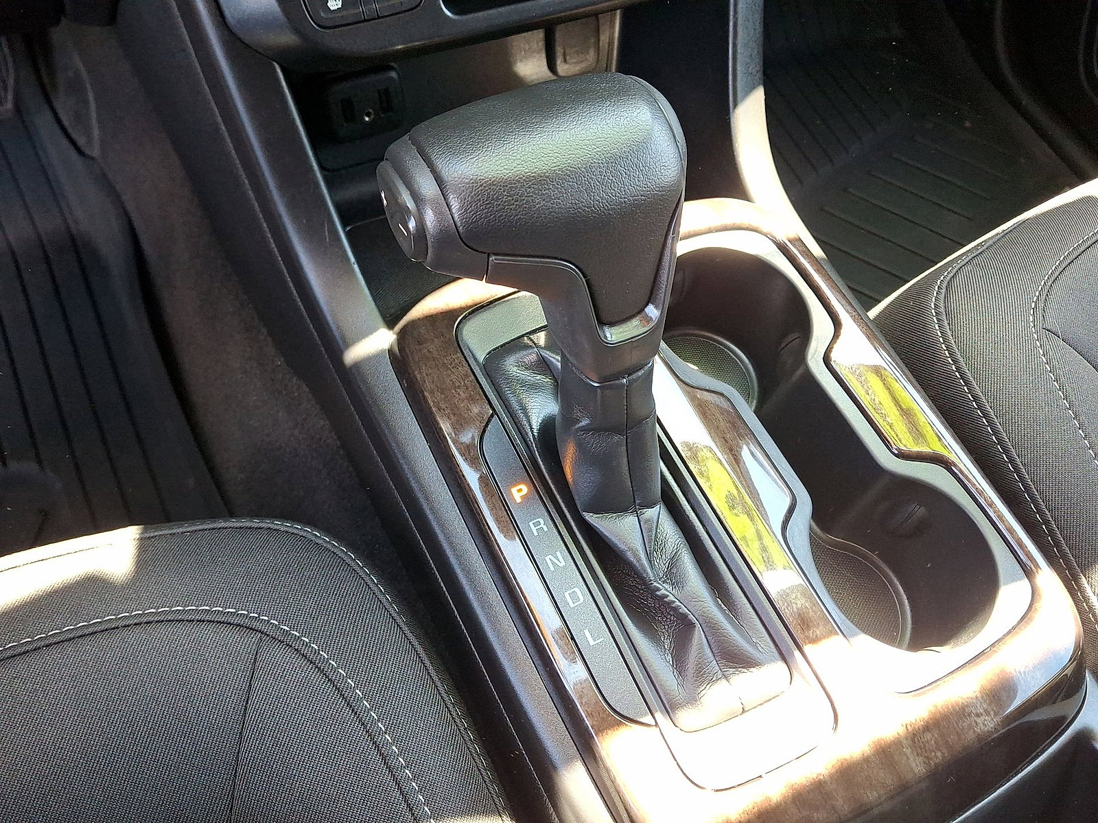 Used 2020 GMC Canyon SLE w/ Elevation Edition AWD/4WD image 12