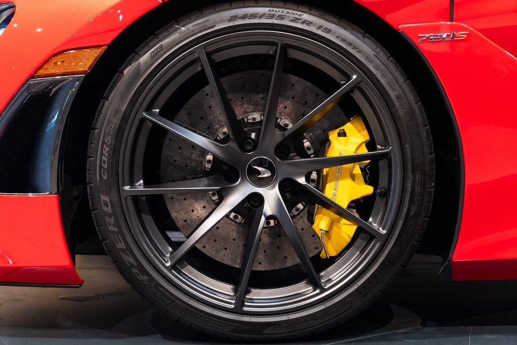 Used 2022 McLaren 720S Spider image 12