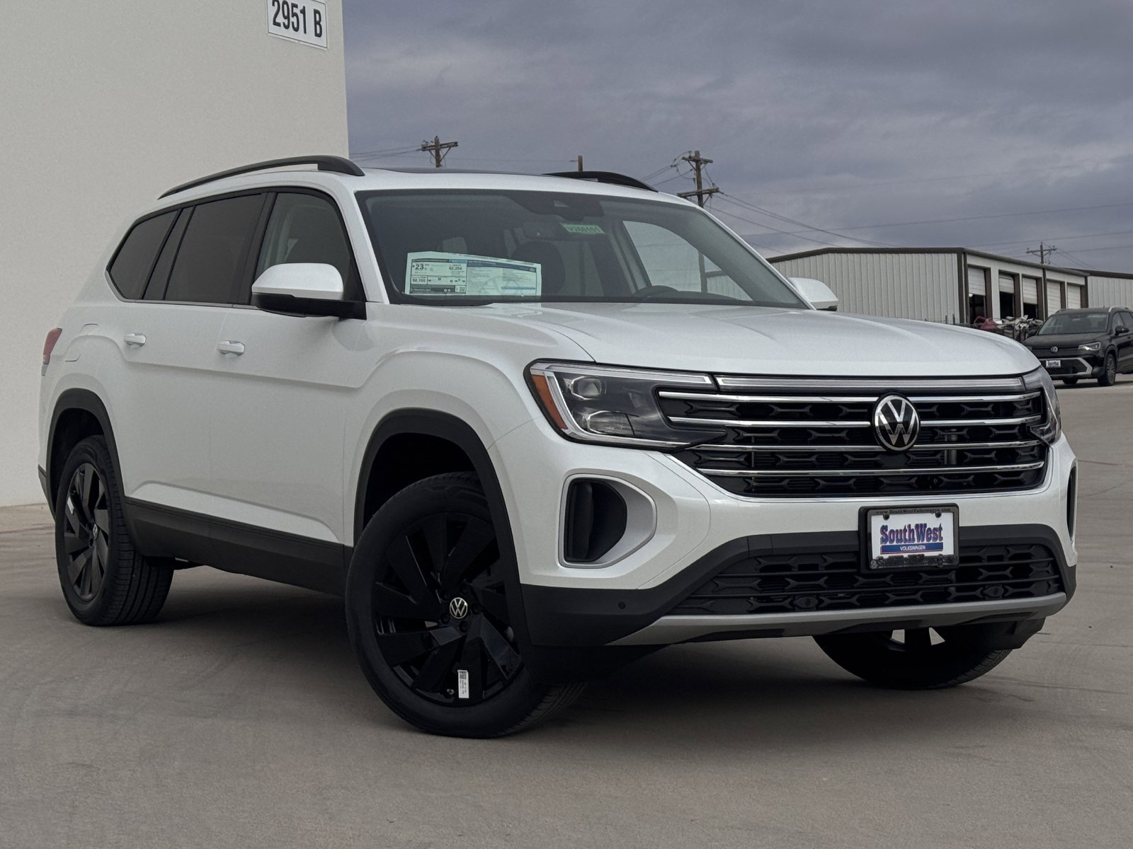 New 2026 Volkswagen Atlas SE FWD image 2