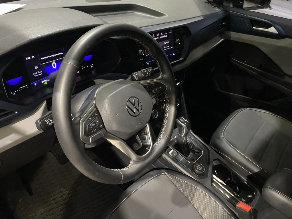 Used 2022 Volkswagen Taos SE AWD/4WD image 3