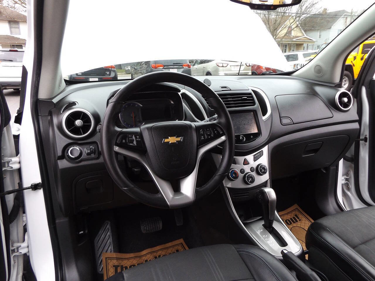 Used 2016 Chevrolet Trax LT w/ LT Sun and Sound Package image 17