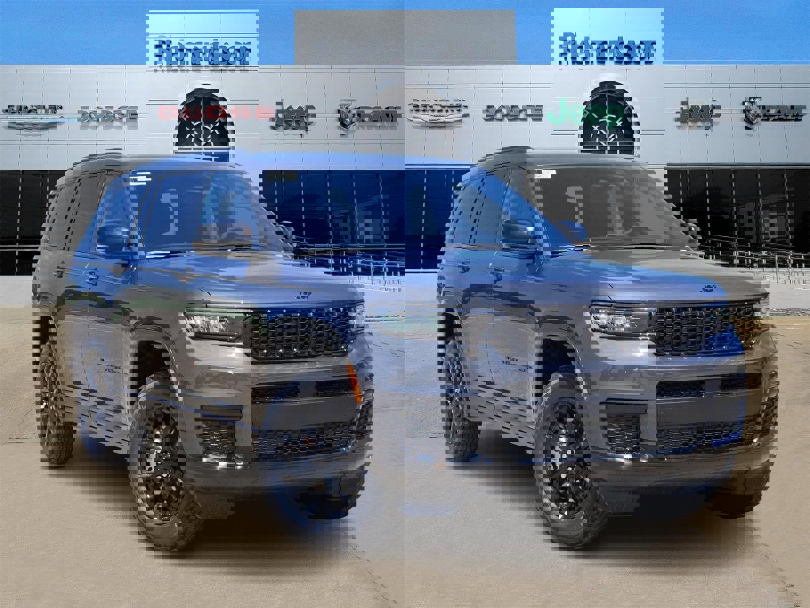 New 2025 Jeep Grand Cherokee L Altitude image 1