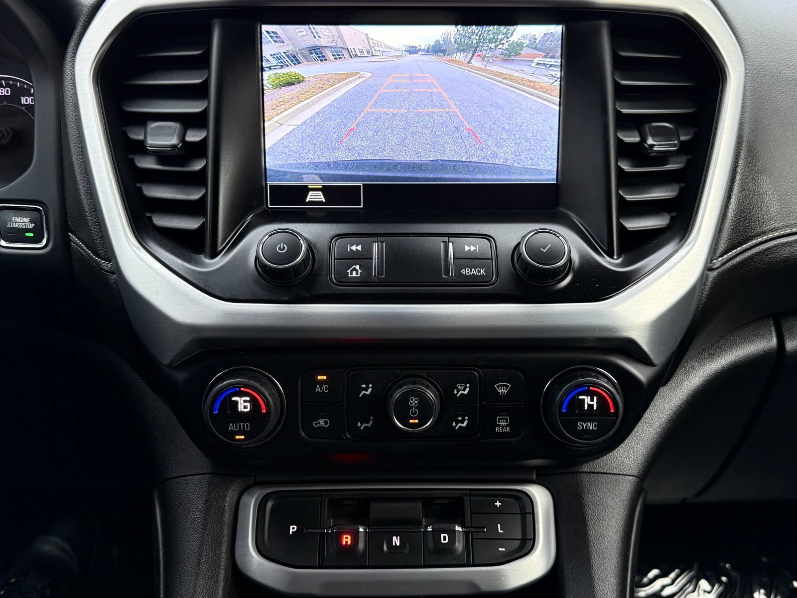 Used 2023 GMC Acadia SLT FWD image 29
