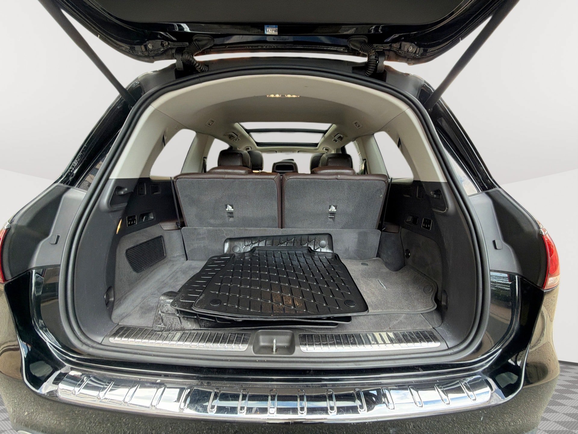 Used 2020 Mercedes-Benz GLS 450 4MATIC image 22