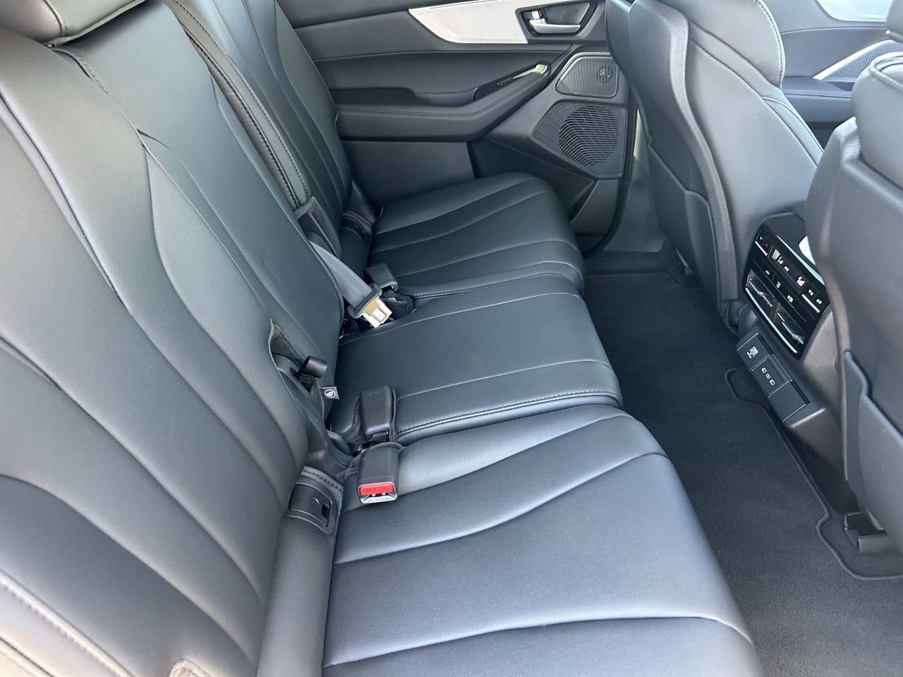 Certified 2026 Acura MDX FWD image 15
