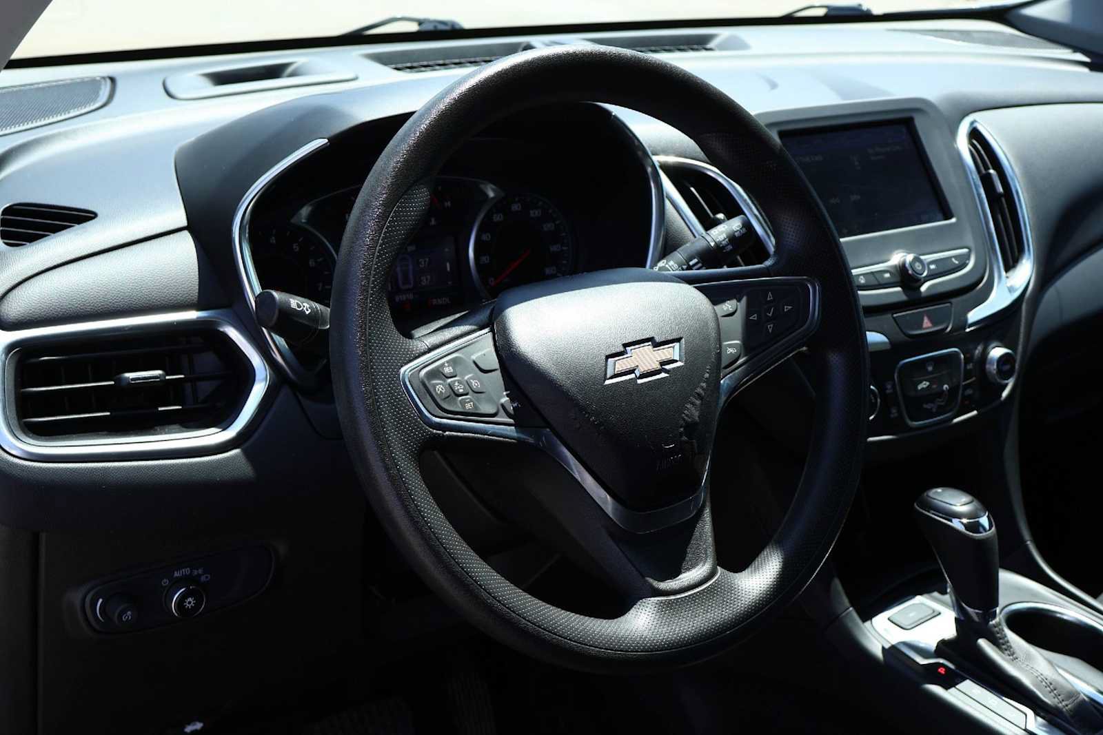 Used 2021 Chevrolet Equinox LT AWD/4WD image 2