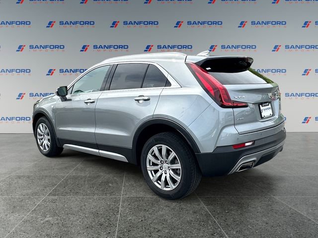 Used 2023 Cadillac XT4 Premium Luxury image 3