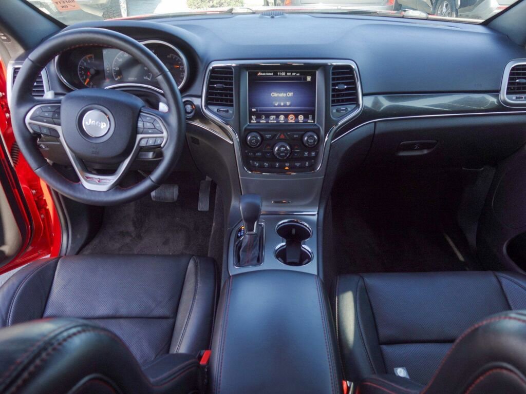 Used 2017 Jeep Grand Cherokee Trailhawk w/ Trailhawk Luxury Group image 12