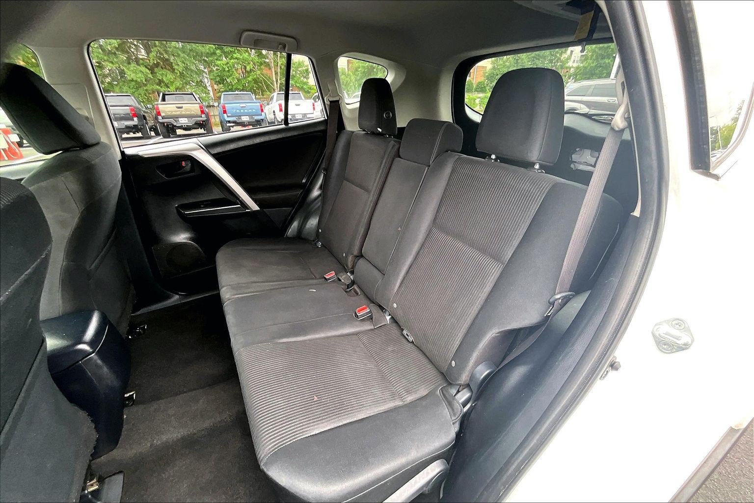 Used 2016 Toyota RAV4 LE AWD/4WD image 24