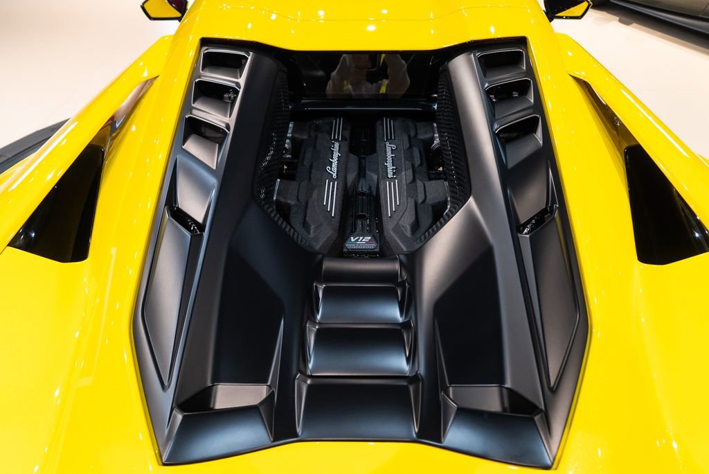 Used 2026 Lamborghini Revuelto AWD/4WD image 26