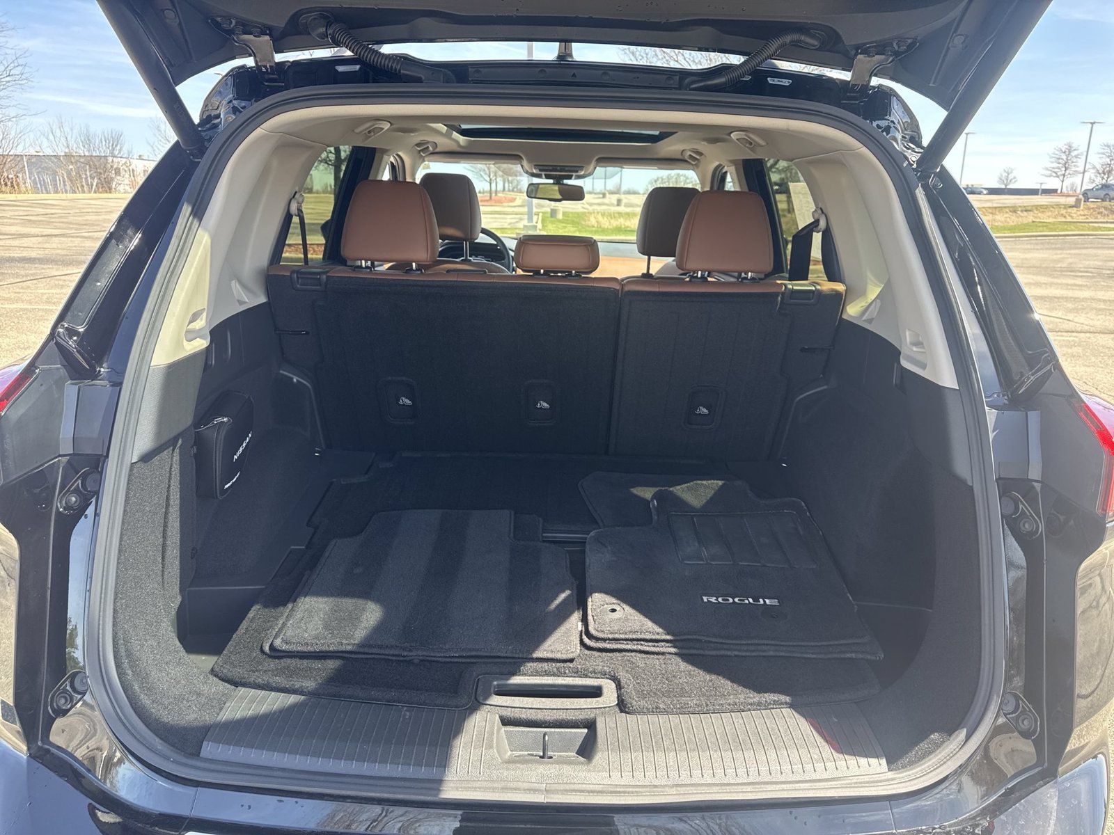 Certified 2025 Nissan Rogue Platinum w/ Platinum Premium Package AWD/4WD image 35