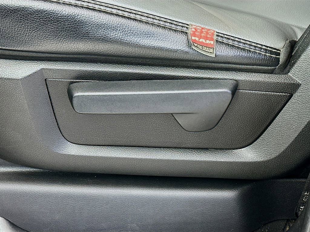 Used 2023 RAM 5500 Tradesman w/ Chrome Appearance Group image 19