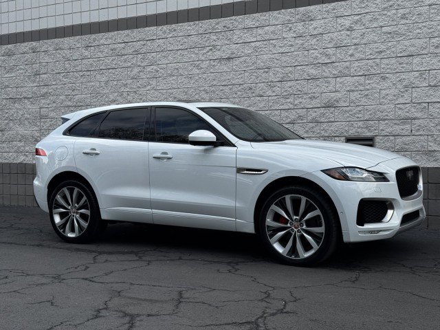 Used 2017 Jaguar F-PACE S image 39